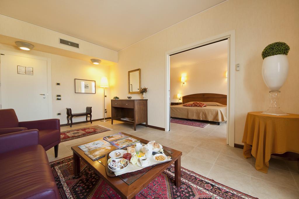 Grand Hotel Пестум Экстерьер фото