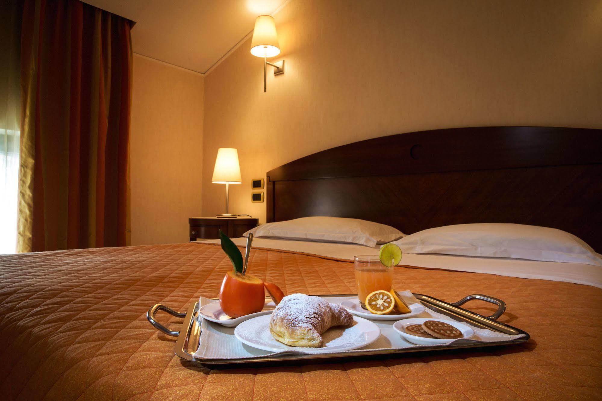Grand Hotel Пестум Экстерьер фото